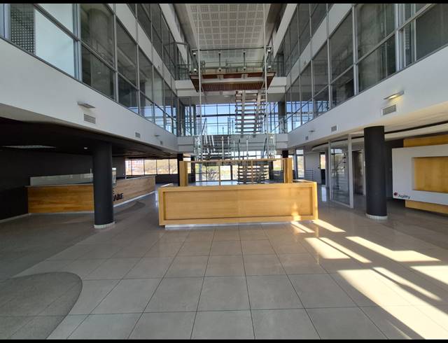 5,205M² OFFICE TO LET IN WOODMEAD